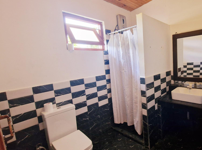 Bathroom 3, ITALIAN GUEST, Kuchchaveli