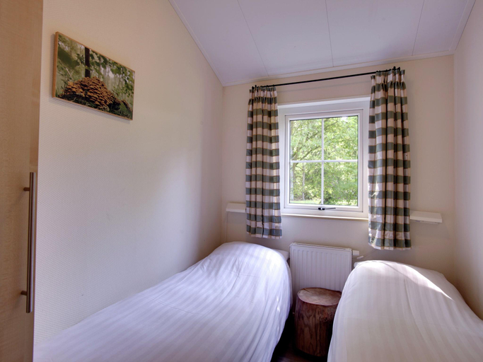 Others 2, Chalet in Netherlands near Forest Water, Dalfsen