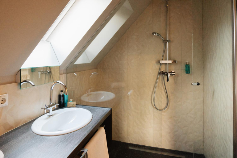 Bathroom 3, Villa Glanzstoff, Heinsberg