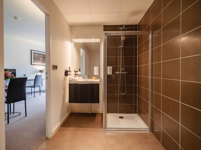 Bathroom 4, Westotel Life Appart'hôtels Carquefou - Résidence 4, Loire-Atlantique