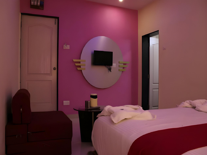 Bedroom 4, Anmols Inn, Satara