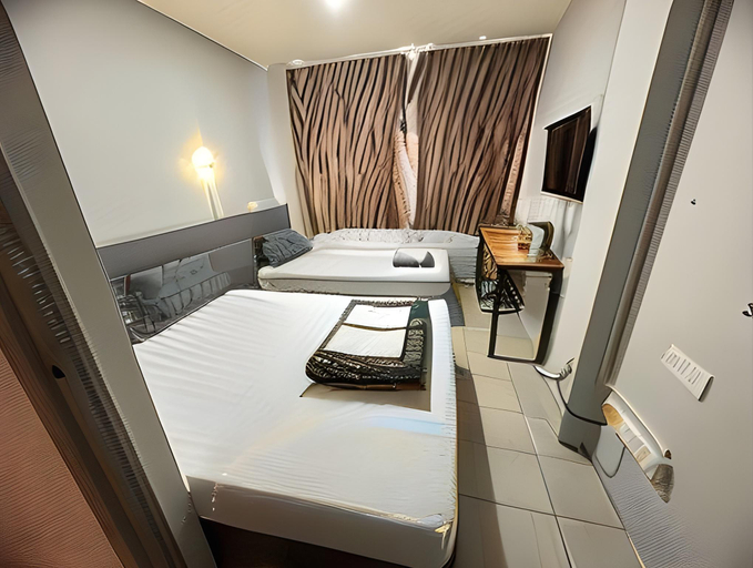 Bedroom 5, Haising, Singapore