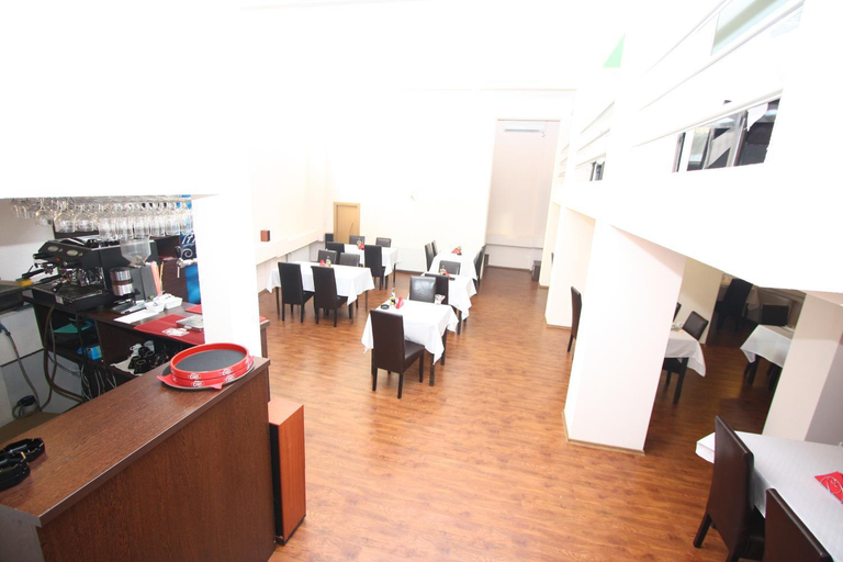 Others 3, Hotel Basarab, Municipiul Bucuresti