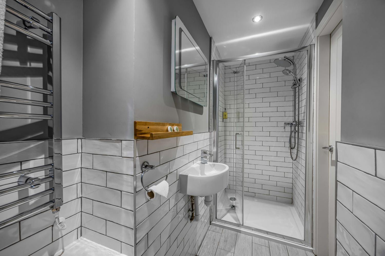 Bathroom 3, rooms@73, Hampshire