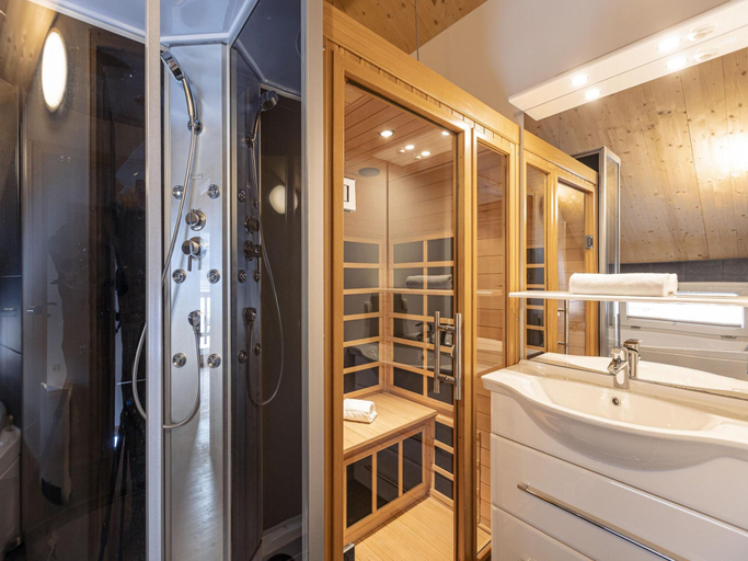 Bathroom 3, Cosy chalet with infrared sauna, Murau