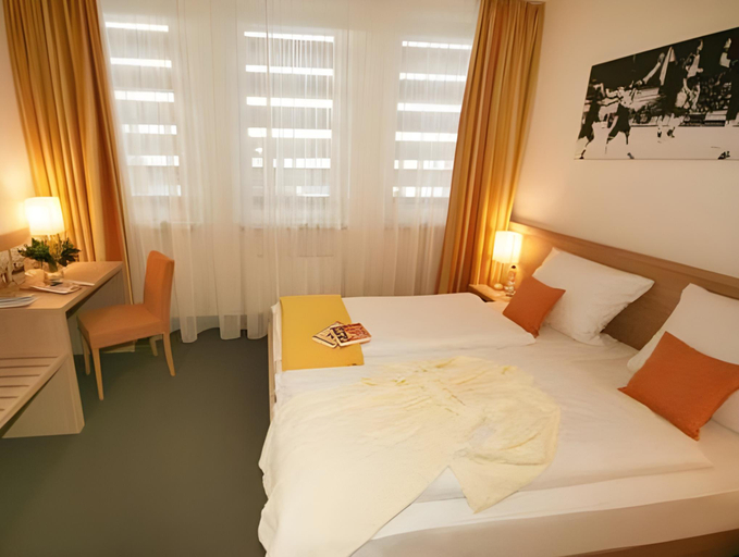Bedroom, Business Sporthotel Gro Wallstadt, Miltenberg