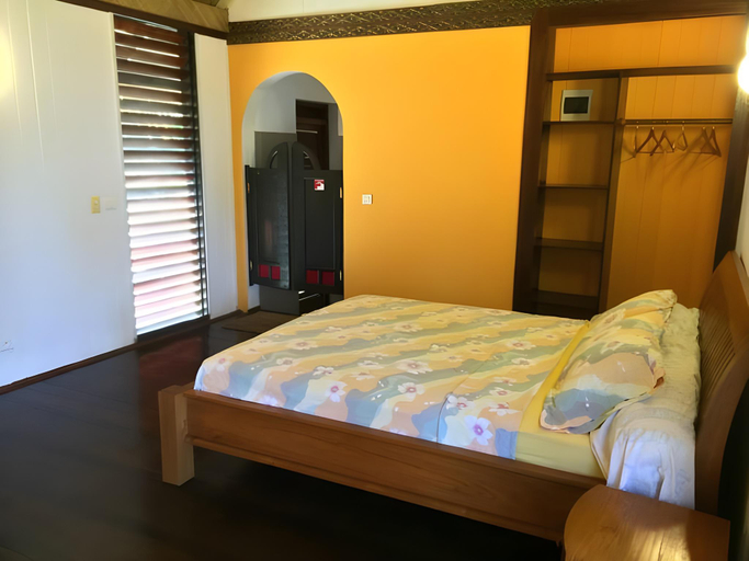 Bedroom 2, Fare Tokoau