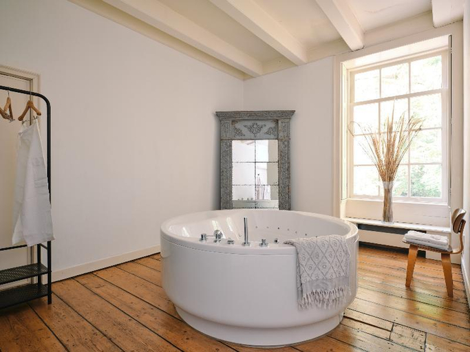 Bathroom 4, Plantage Rococo, Velsen