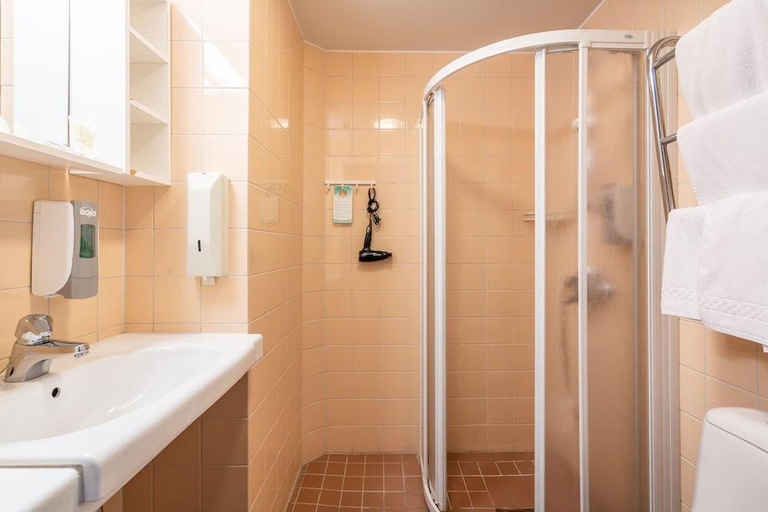 Bathroom 3, Hotel Raahen Hovi, Northern Ostrobothnia