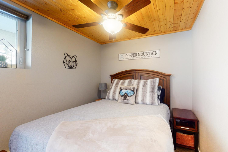 Bedroom 2, West Lake Lodge 309, Summit