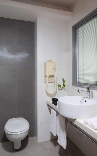Bedroom 3, Neptune Eilat By Dan Hotels