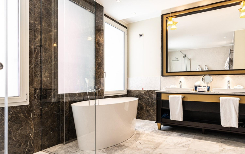 Bathroom 4, Palazzo Doglio, Cagliari
