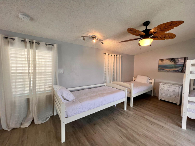 Bedroom, Blue Ivy, Nueces