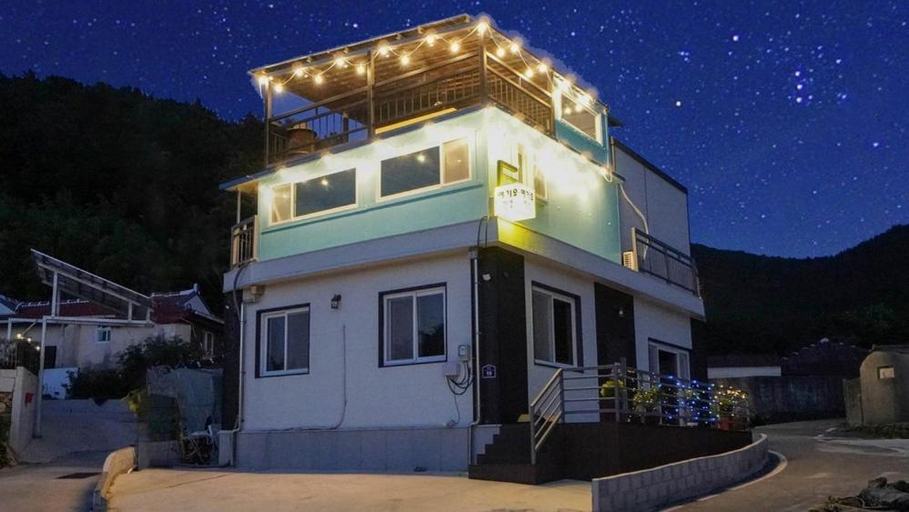 Exterior & Views, Yeosu Yeogiyo Pension, Yeosu