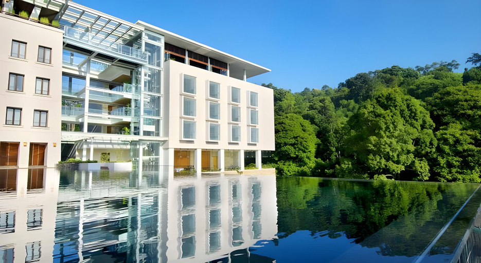 Padma Hotel Bandung - Exterior & Views