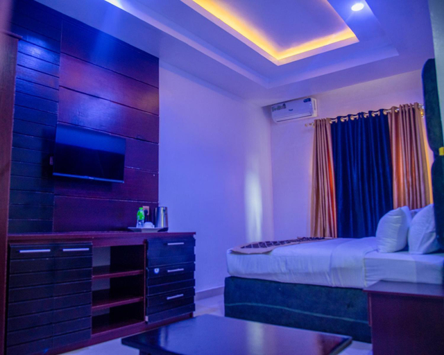Bedroom 3, 로열 위너스 호텔, Obio/Akp