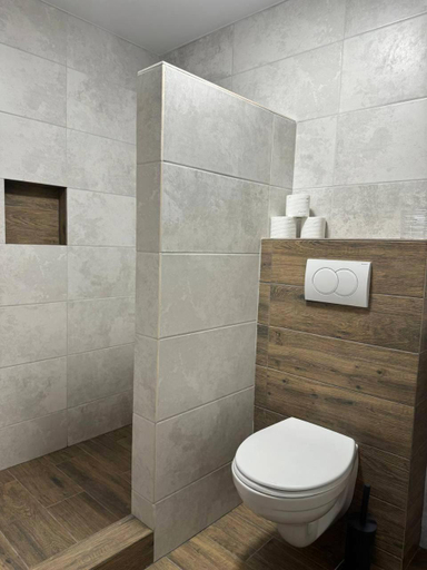 Bathroom 2, Aqua Hotel, Tiachivs'kyi