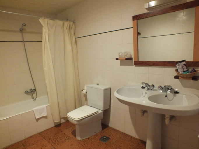 Bathroom 2, Hotel SNO La Corza Blanca, Cantabria