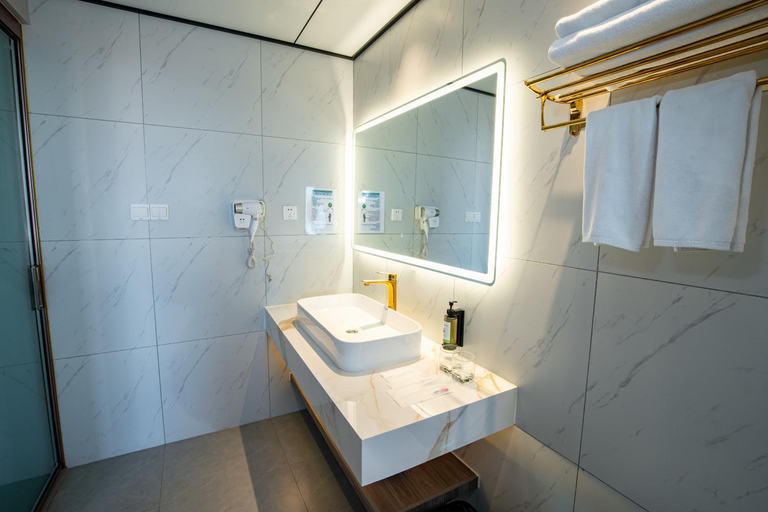 Bathroom 4, Vientiane Yooeun Hotel, Vientiane