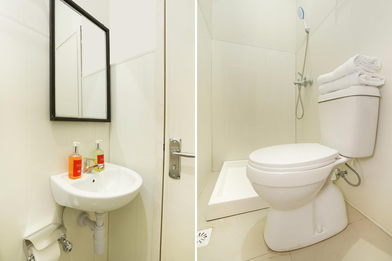 Bathroom 4, Flagship 3688 Pot Art, Surabaya