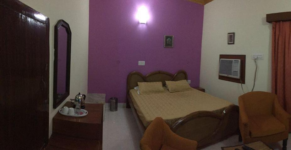 Others 3, Gautama Hotel, Chhatarpur