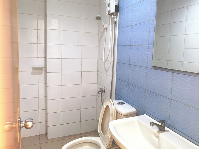 Bathroom 4, Maple Residences, Talisay City