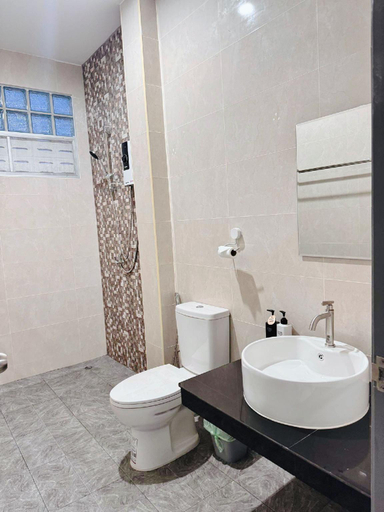 Bathroom, Nineteen Again Homestay, Batong