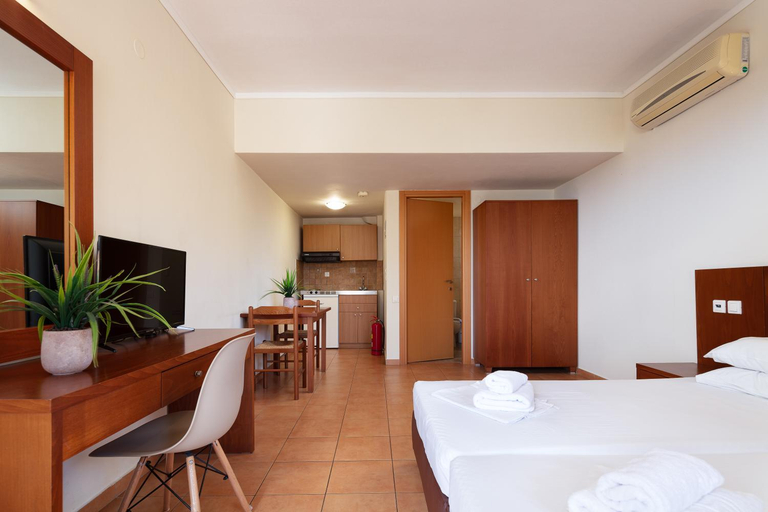 Bedroom 2, Dia Apartments, Crete