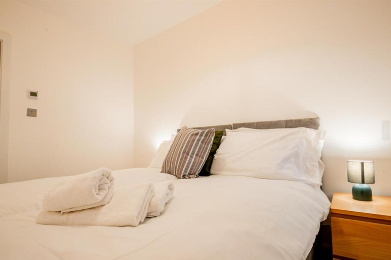 Bedroom, Host & Stay | Croydon Road Apartment, Surrey