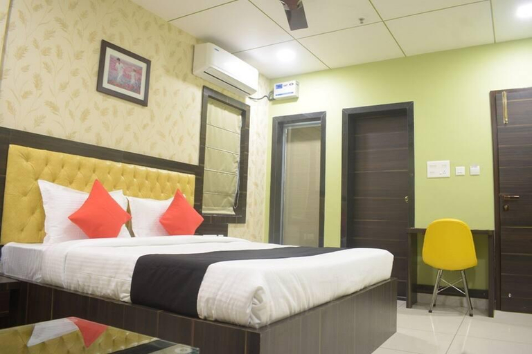 Bedroom 3, Goroomgo Royal Crown Puri, Puri