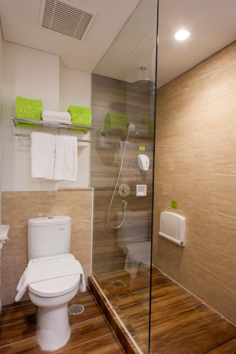 bathroom 4