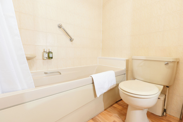 Bathroom 4, The Royal Hotel, Devon