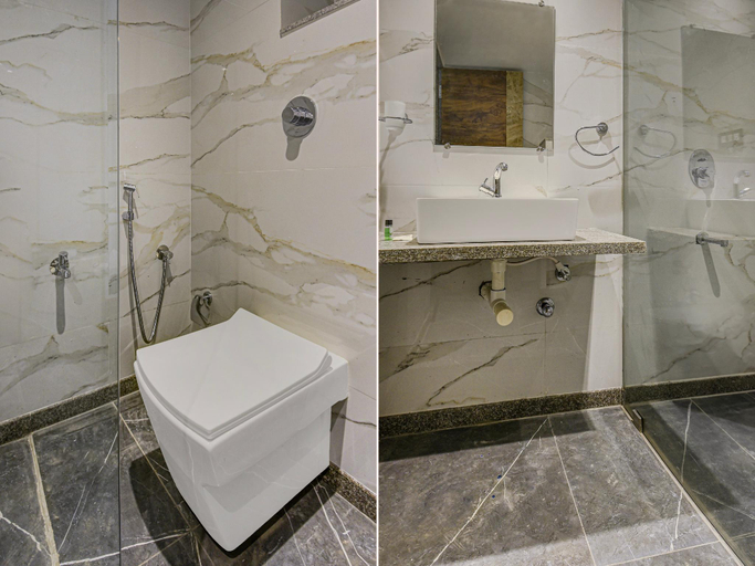 Bathroom 4, Super Townhouse Madgaon, South Goa
