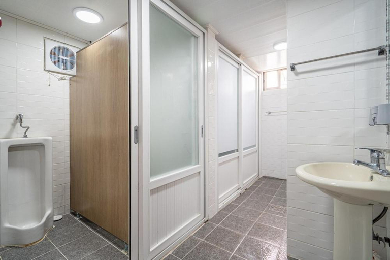 Bathroom 3, Jeju Seoul Minbak, Seogwipo