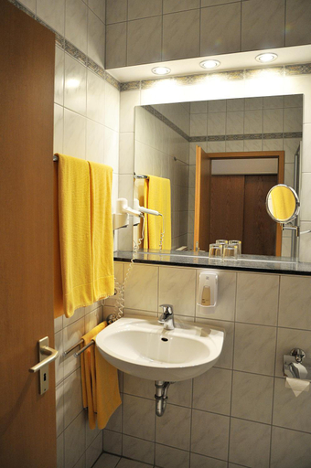 Bathroom 4, Hotel Friesen, Zwickau