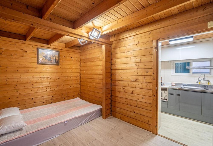 Bedroom 2, Family Couple Pension Harupia, Taean