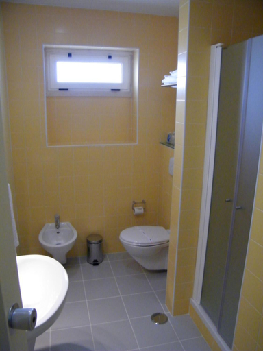 Bathroom 4, Inatel Foz do Arelho, Caldas da Rainha