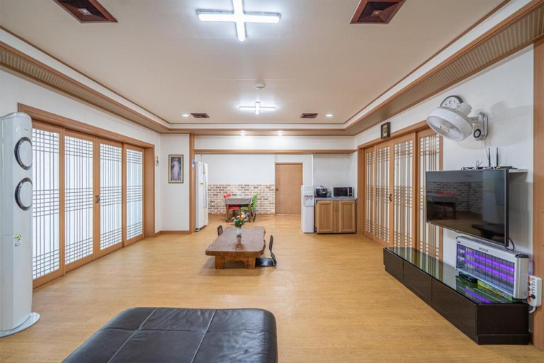Others 5, Jeju Seoul Minbak, Seogwipo