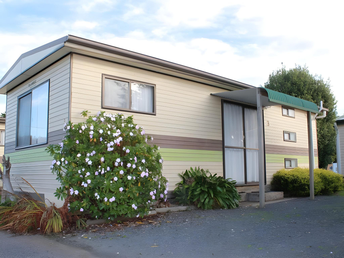 Exterior view 4, Abel Tasman Caravan Park, Devonport