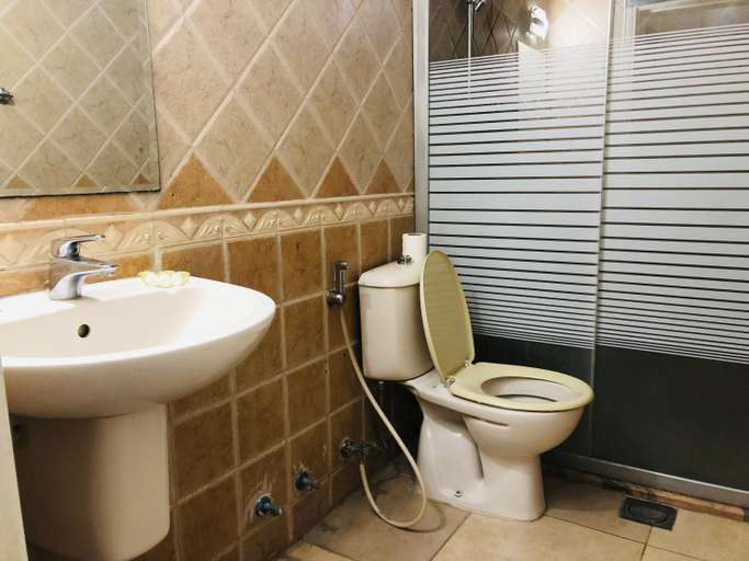 Bathroom 3, فندق اربد بلازا, Wastiyyeh