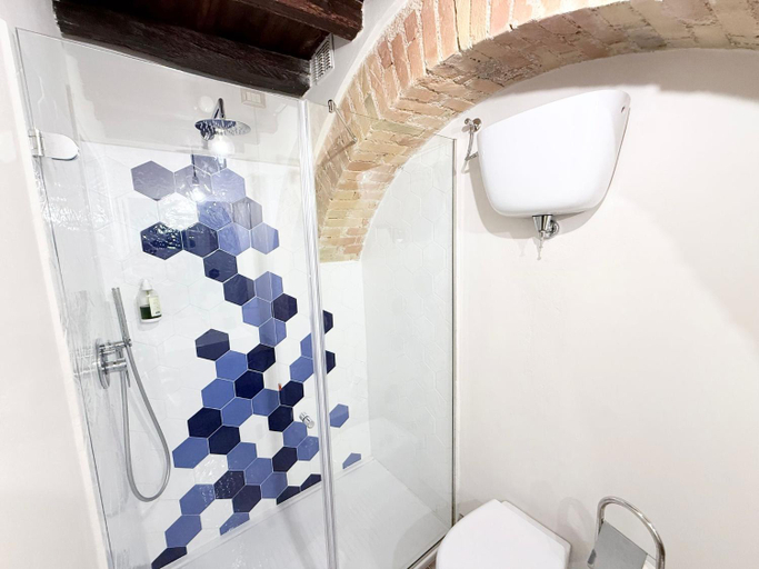 Bathroom 4, Exclusive Pool-open All Year-spoleto Biofarm-slps 8-village shops, bar1 km, Perugia