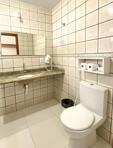 Bathroom 3, Hotel Malibu, Porto Seguro