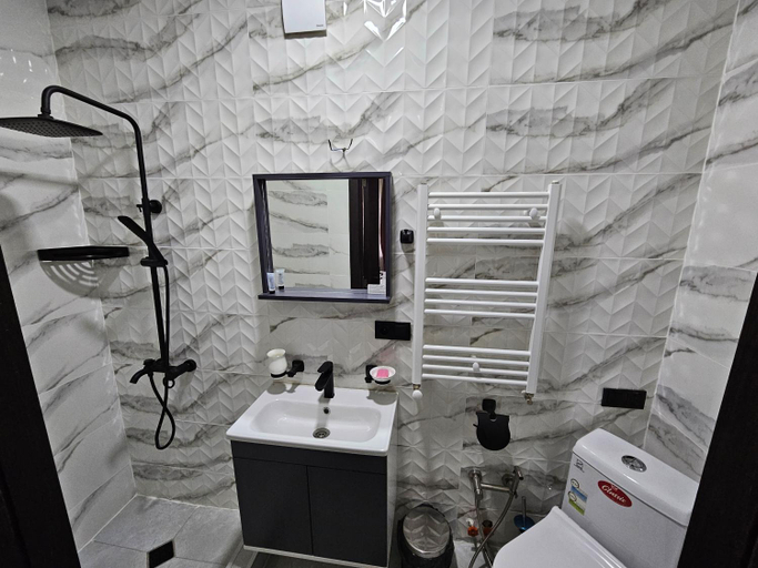 Bathroom 3, Urban hotel Tsalenjikha, Tsalenjikha