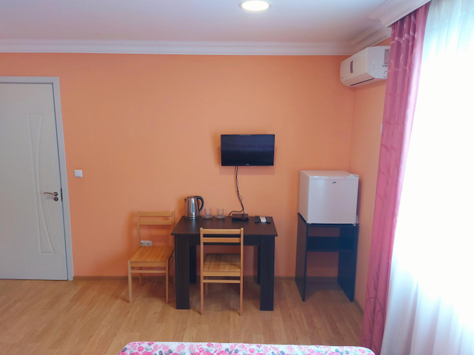 Facilities 2, California Gonio, Batumi