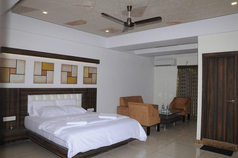 Others 3, Srinidhi Grand Inn, Bangalore
