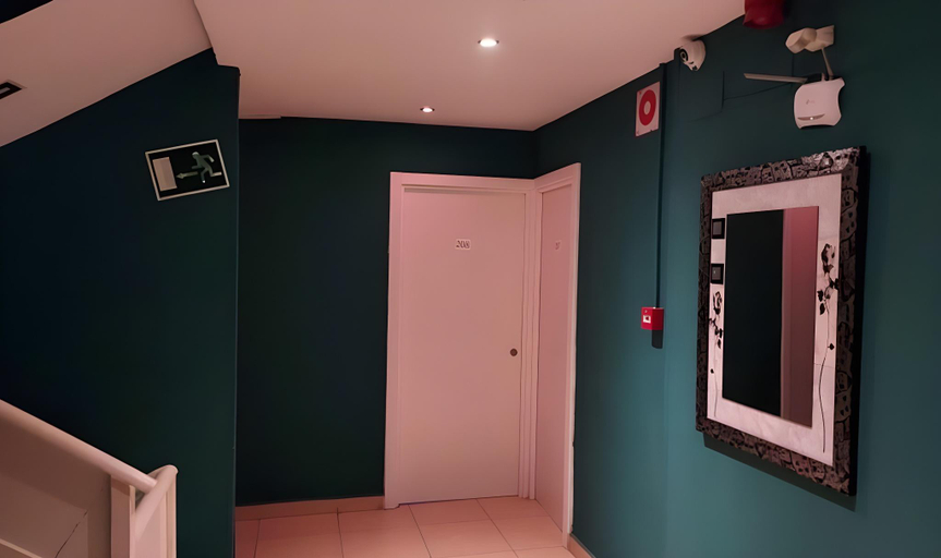 Others 5, Hostal Aravaca , Madrid