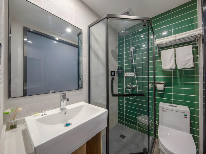 Bathroom, GreenTree Inn Express Shanghai Minhang District Jindu Road, Shanghai
