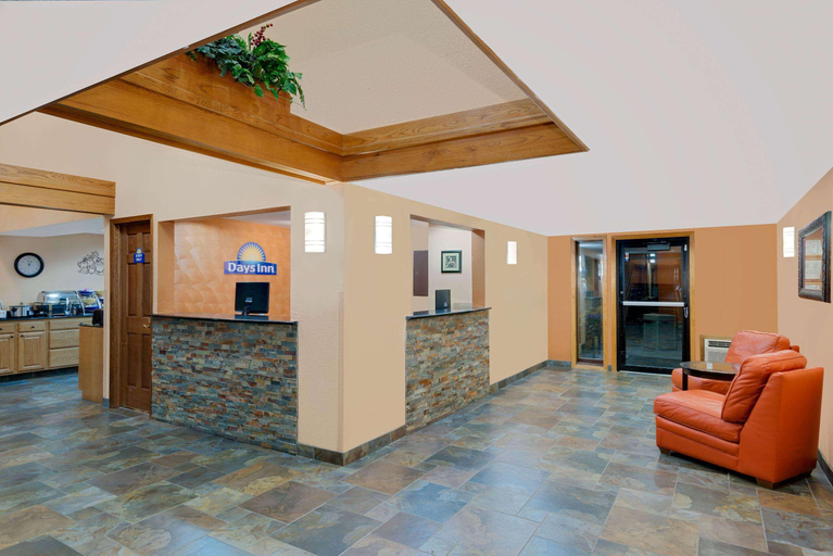 Public Area 2, Days Inn by Wyndham Fort Dodge, Webster