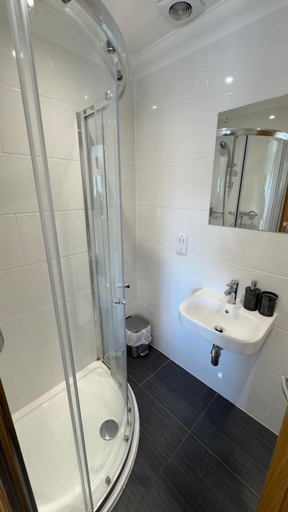 Bathroom 3, The Waverley Inn Holiday Homes, Highland