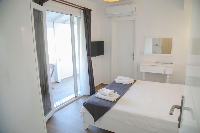 Bedroom 4, LONDIA OTEL, Çeşme